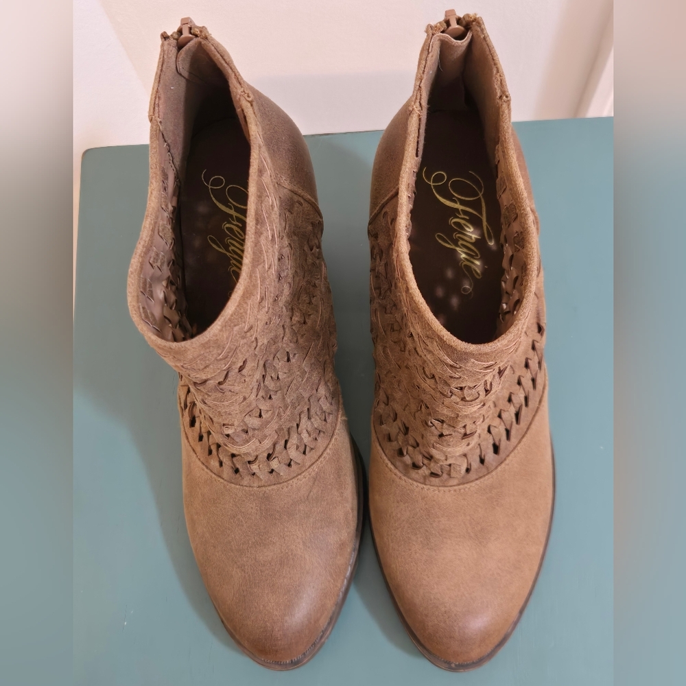 Fergie "Willow" ankle boot. Size 8.5 Brown - Picture 8 of 11